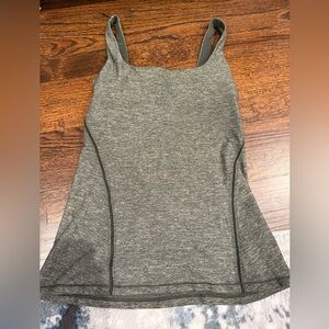 Lululemon heathered green tank top size 4 EUC